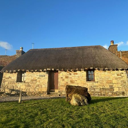 Tigh Mairi At Mary'S Thatched Cottages Elgol Extérieur photo
