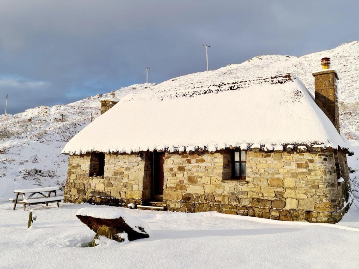 Tigh Mairi At Mary'S Thatched Cottages Elgol Extérieur photo
