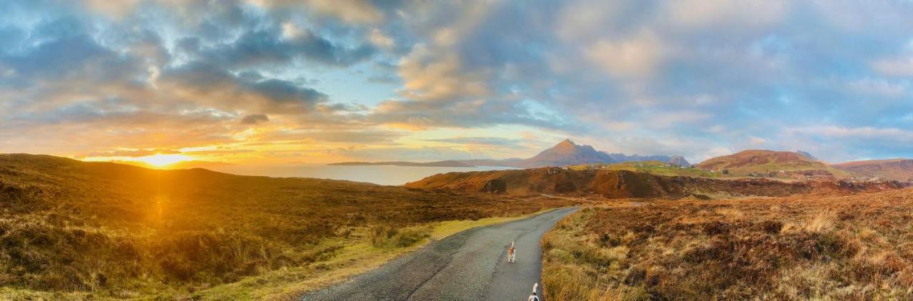 Tigh Mairi At Mary'S Thatched Cottages Elgol Extérieur photo