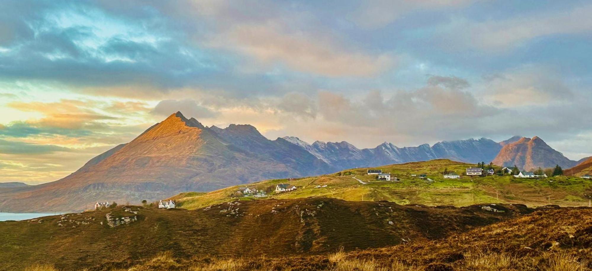 Tigh Mairi At Mary'S Thatched Cottages Elgol Extérieur photo